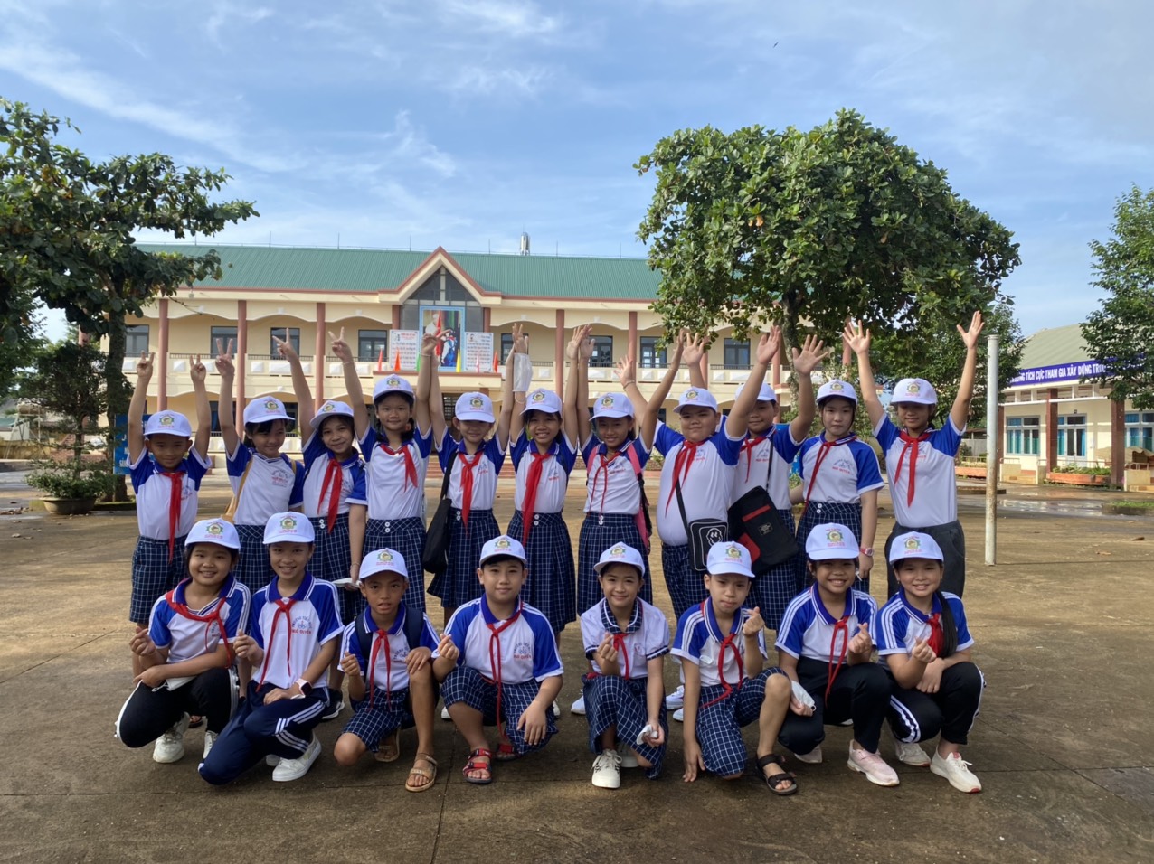 Hoạt động trải nghiệm của học sinh trong khuôn khổ Lễ Hội Sầu Riêng Krông Pắc lần thứ I